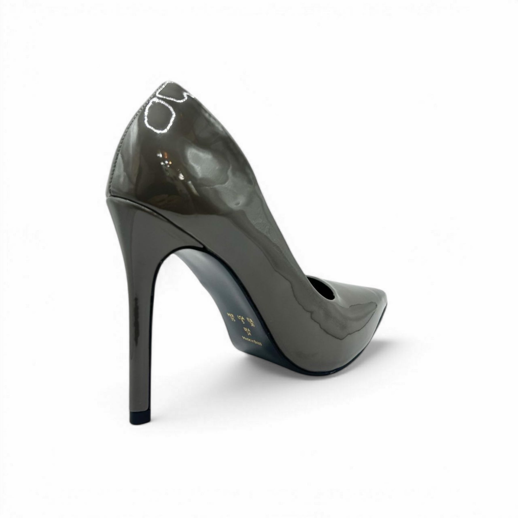 Scarpin Cinza Grafite Verniz Salto Alto - Lilian Soares