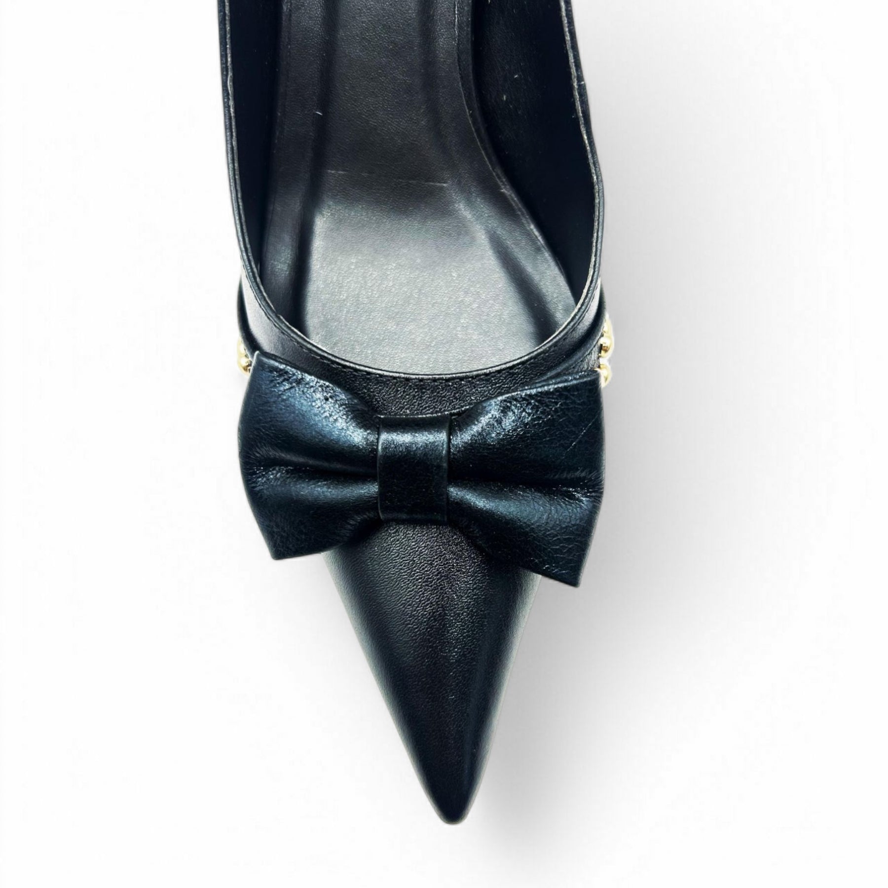 Scarpin Preto com Ilhós e Laço Lilian Soares