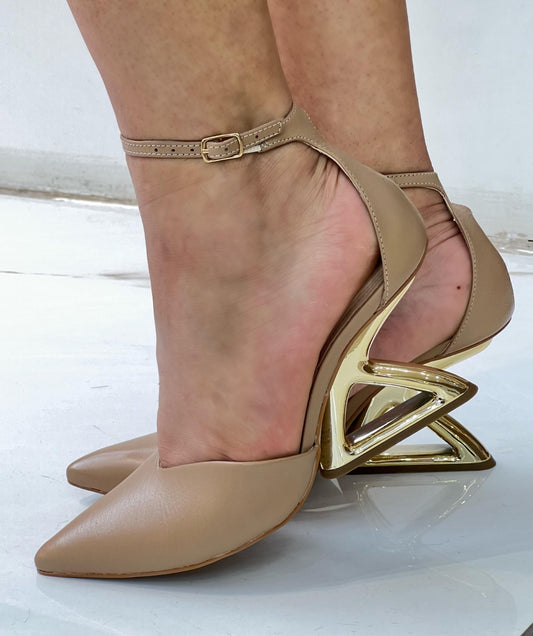 Scarpin Chanel Caramelo com Salto Arquitetônico Cecconello - Lilian Soares