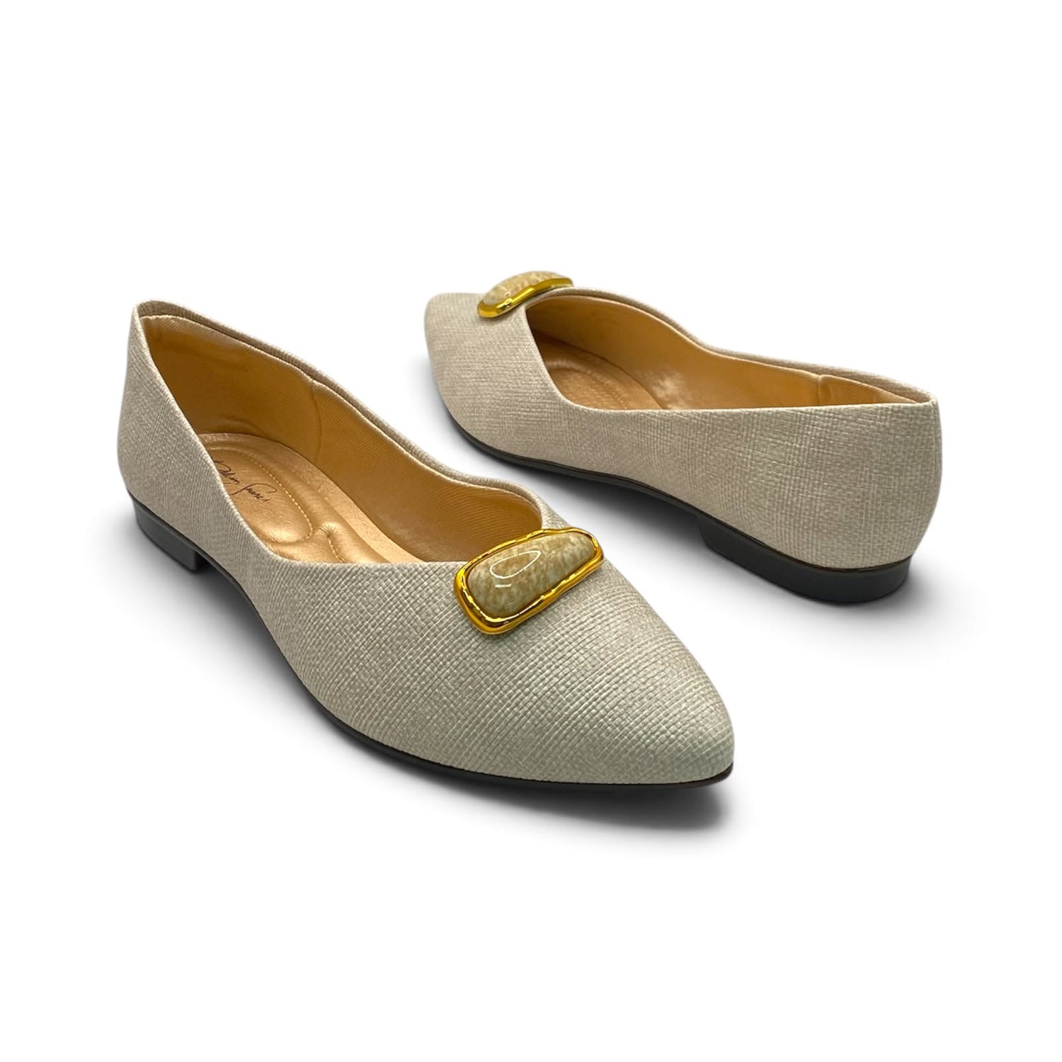 Sapatilha Feminina Bico Fino Off White Textura Palha com Pedra e Palmilha em Gel