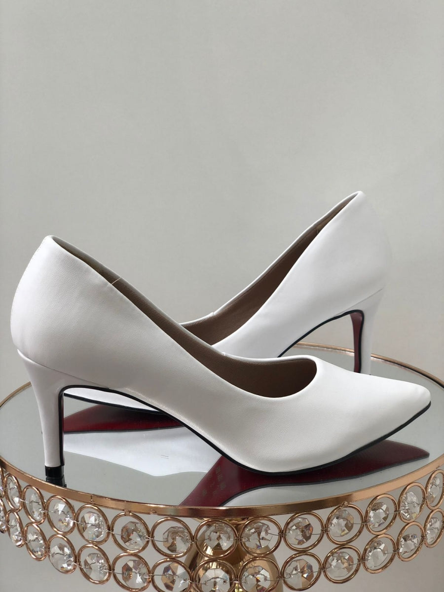 Scarpin Branco Verniz Salto Baixo