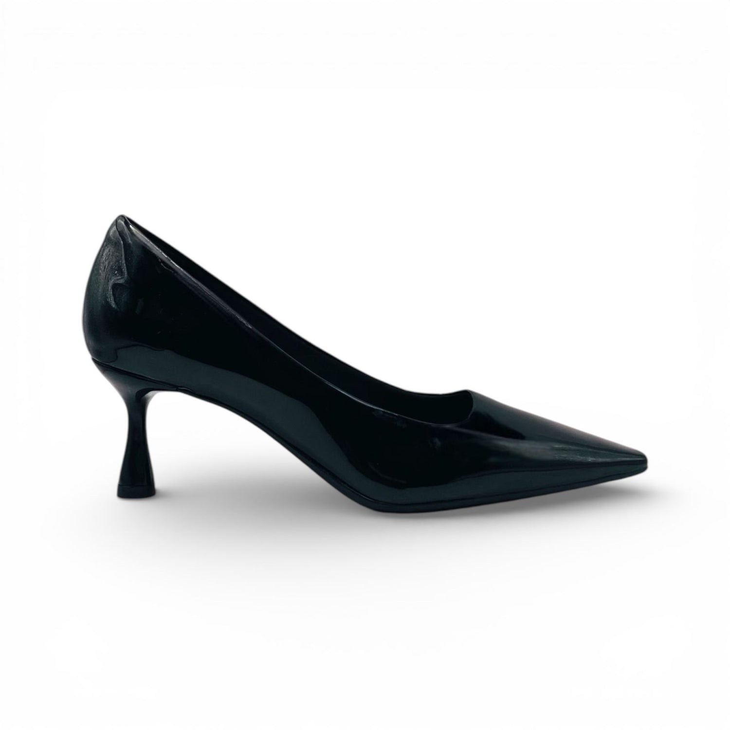 Scarpin Preto Verniz Bico Alongado Lilian Soares