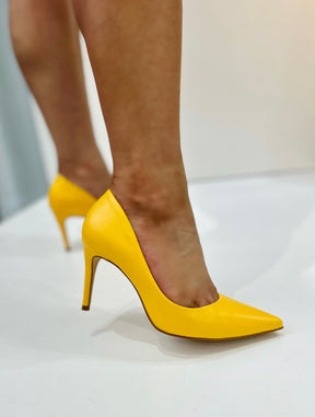 Scarpin Amarelo Salto Médio Carrano - Lilian Soares