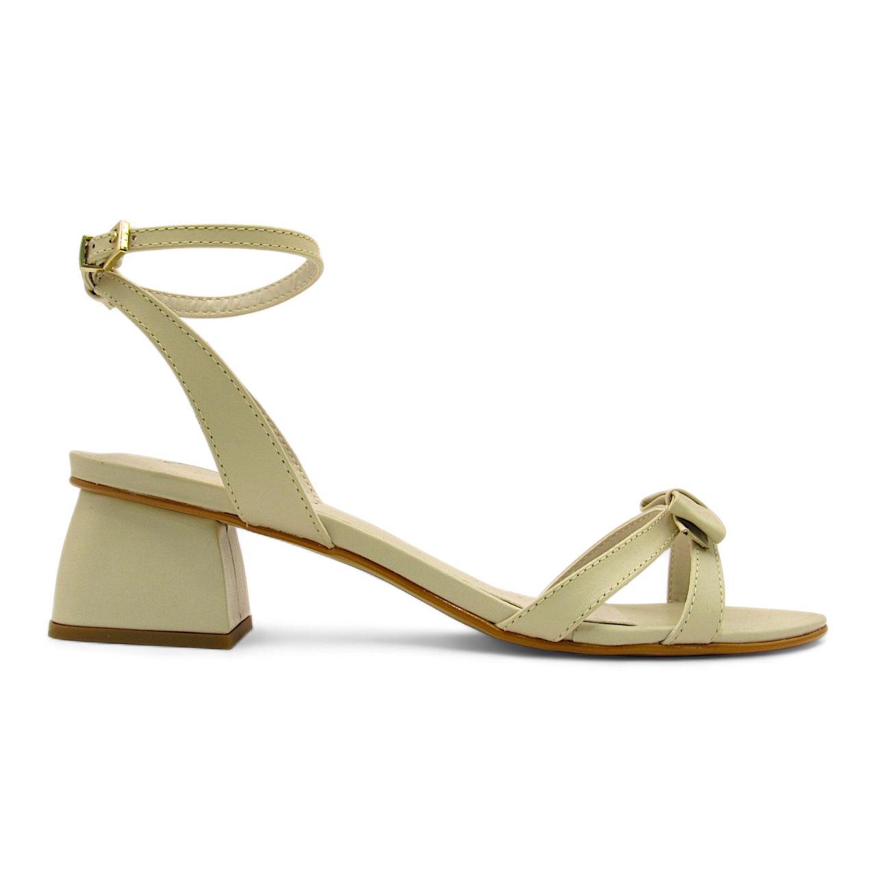 Sandalia Off White com Pequeno Laço Salto Bloco - Lilian Soares