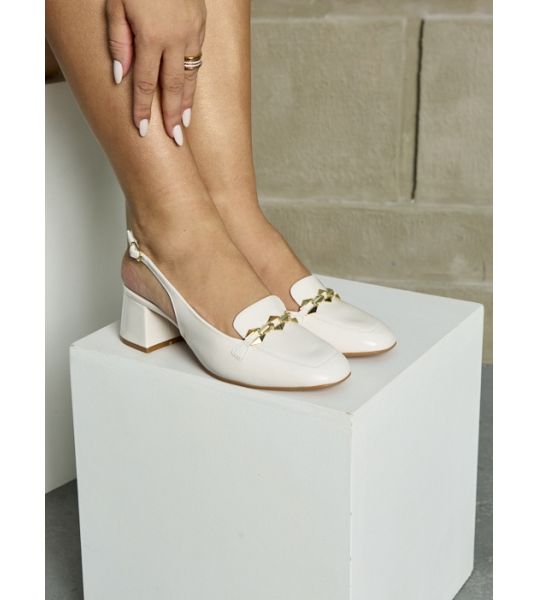 Scarpin Slingback Off White com Bridão Dourado