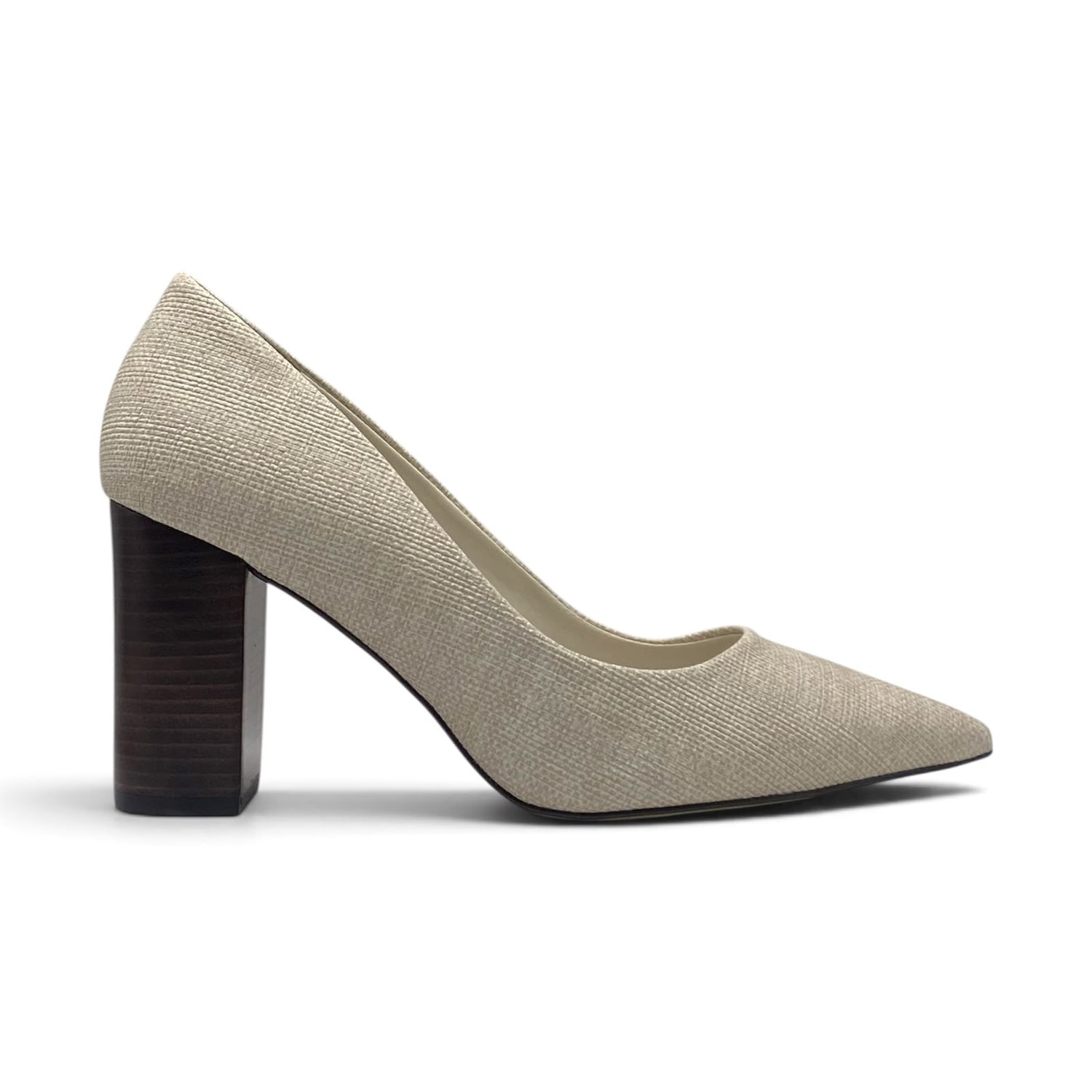 Scarpin Textura Trama Natural Off White e Salto Fachetado Madeira