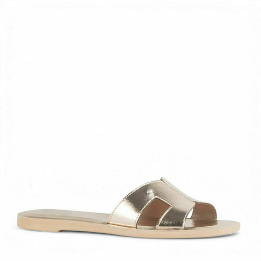 Sandália Rasteira Ouro Light com Pingente em Strass - Lilian Soares